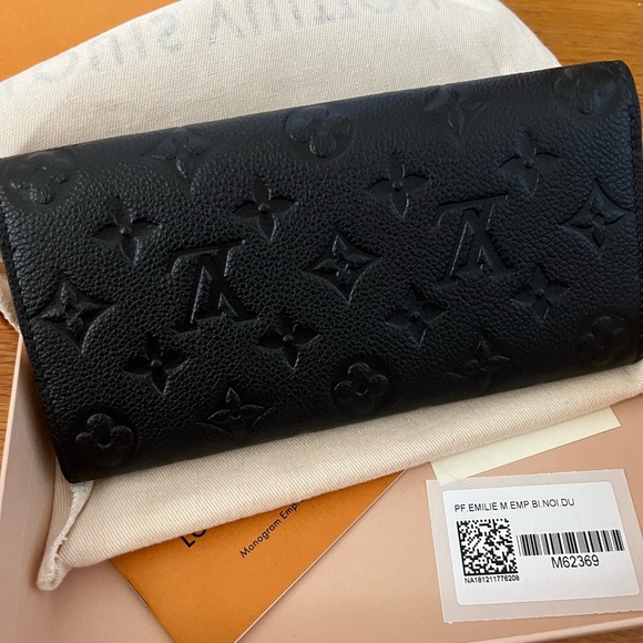 Louis Vuitton Emilie Wallet in Monogram Empreinte Leather - Black 😊🐈⬛ - Picture 4 of 11